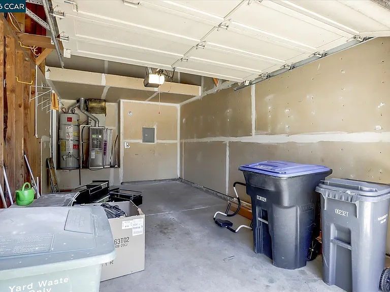 1539 Trimingham Dr — Photo 32