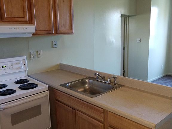3rd image of 1001 W 8th St APT 2B