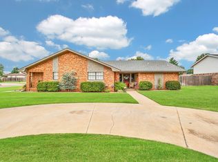 1001 Kathys Pl, Elk City, OK 73644