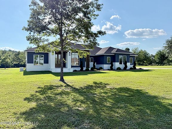 3rd image of 2410 Timber Ln