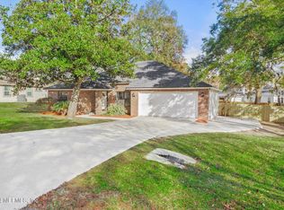 1611 Ponderosa Pine Dr E, Jacksonville, FL 32225