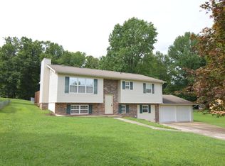 116 Lee Village Dr, Harriman, TN 37748