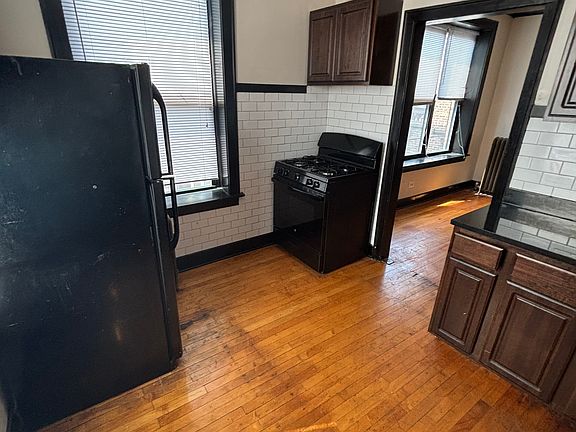 3rd image of 6409 N Lakewood Ave #3