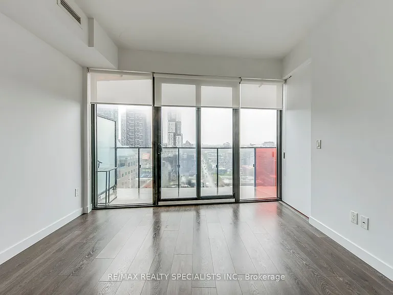 215 Queen St W #1405 — Photo 11