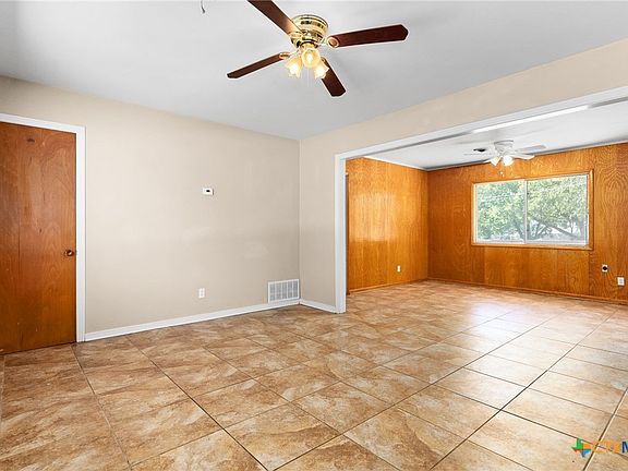 3rd image of 6 Gillen Ct