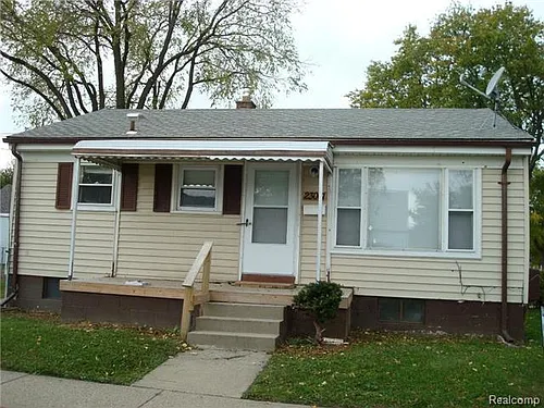 27107 Seyburn Ave Photo 1