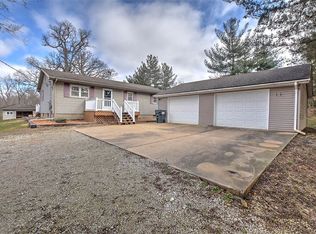 590 E Elwin Rd, Decatur, IL 62521