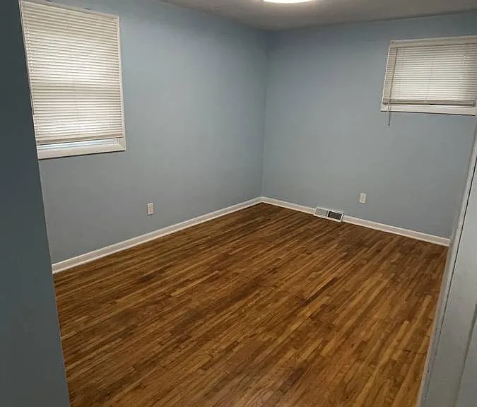 11 W Summerset Ln #R — Photo 8