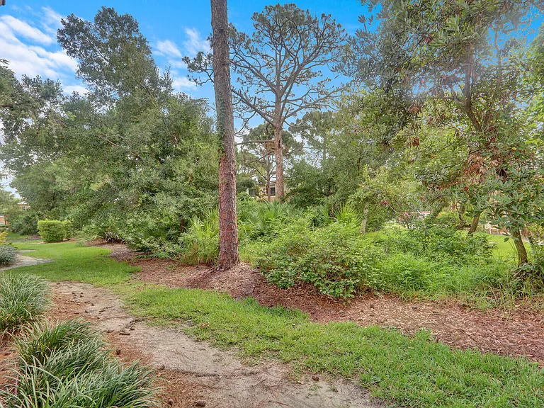 8319 Mulligan Cir — Photo 31