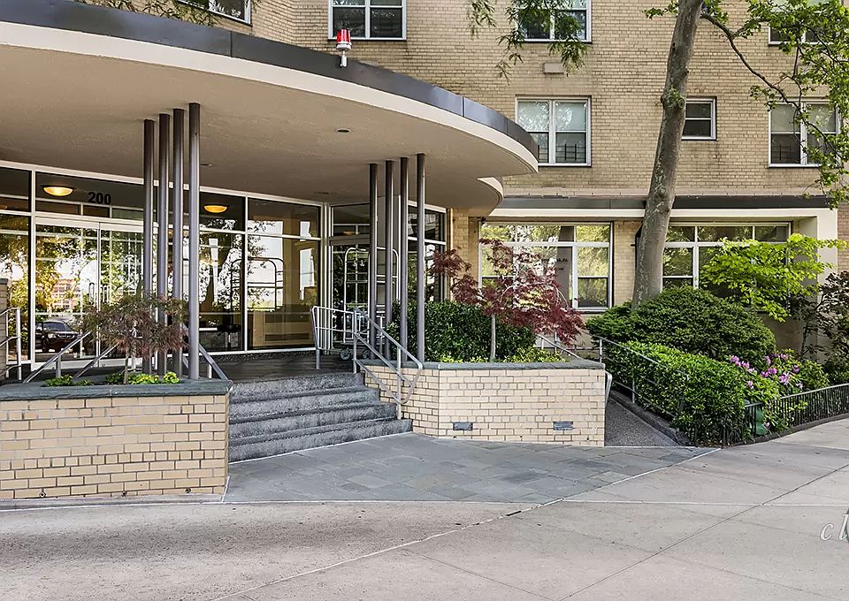 2nd image of 200 E End Ave APT 1K