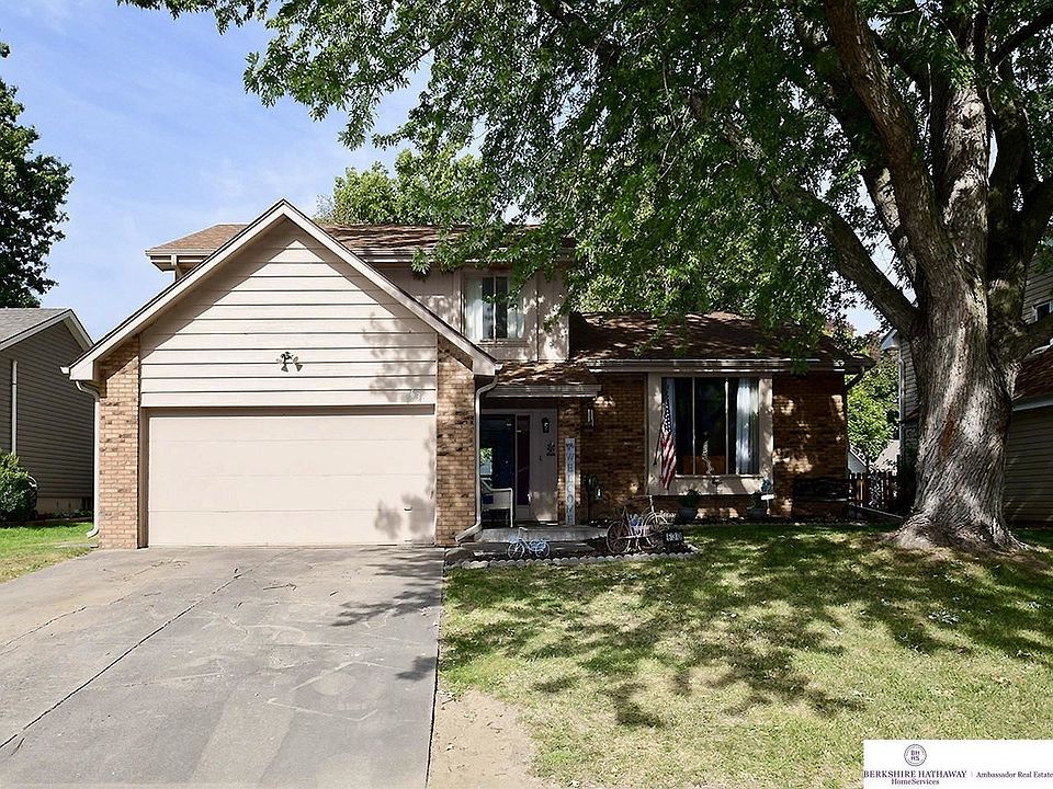 1st image of 630 N 152nd Cir