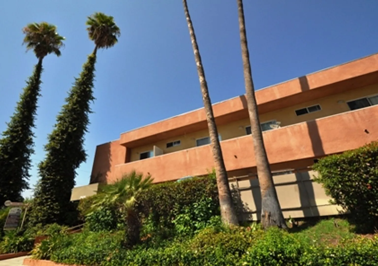 19425 — Photo 1
