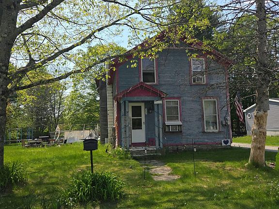 3rd image of 23 Cedar St