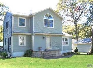252 Mooney Pond Rd, Selden, NY 11784