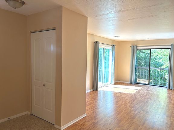 5th image of 1964 Kenilworth Cir APT F