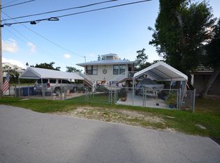 19540 Navajo St, Sugarloaf Key, FL 33042