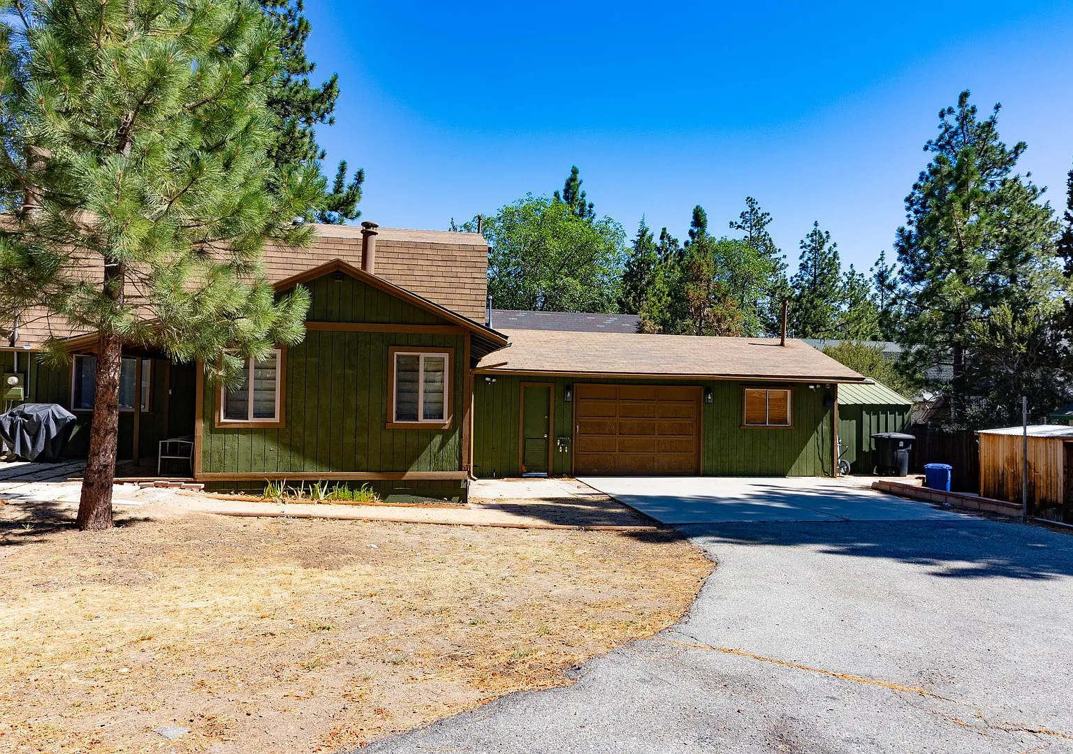 Cute Spacious Gambrel in Sugarloaf with Garage — Photo 1