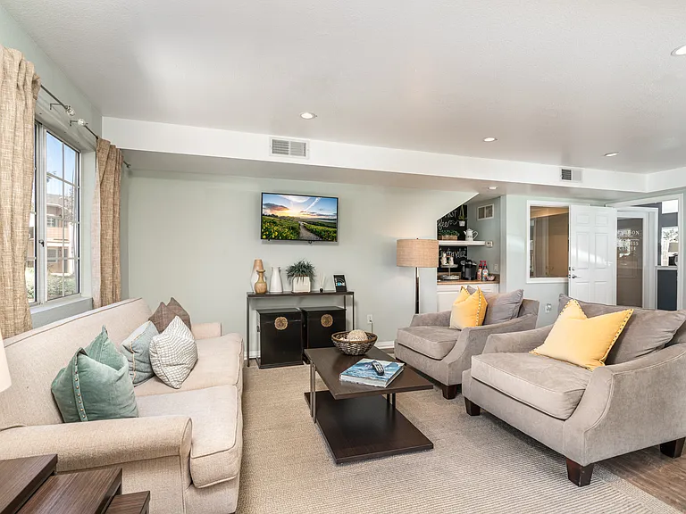 Madison Newport Apartment Homes — Photo 7