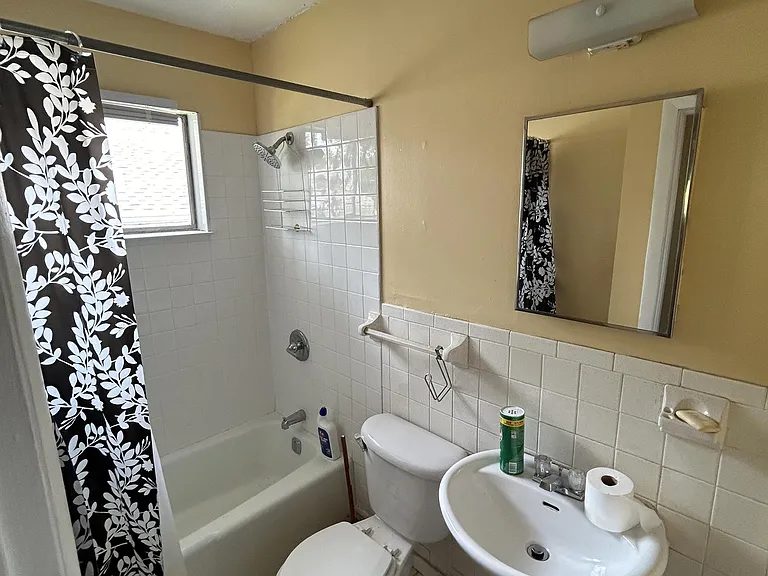 1003 Oak St #B — Photo 4