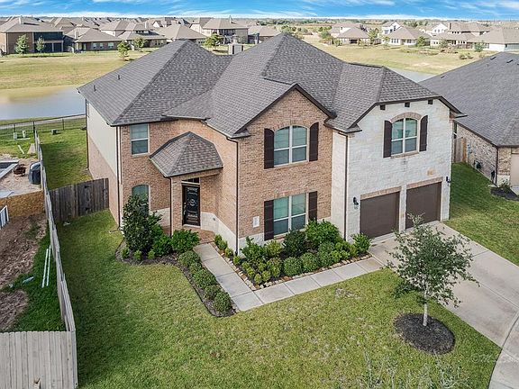 2nd image of 3206 Emerald Valley Dr