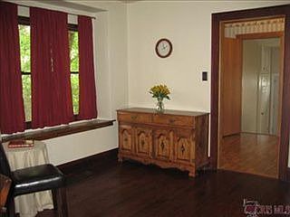 3rd image of 187 Fairview Ave