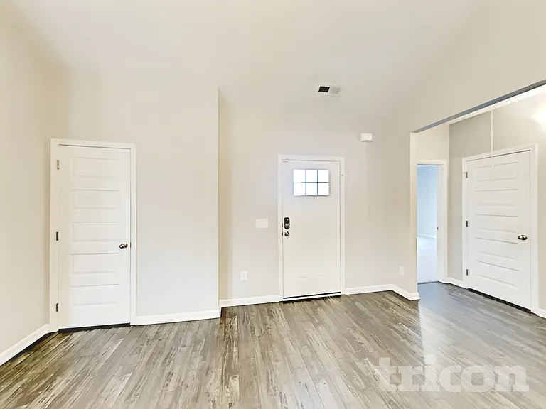 738 Mitscher Dr — Photo 3