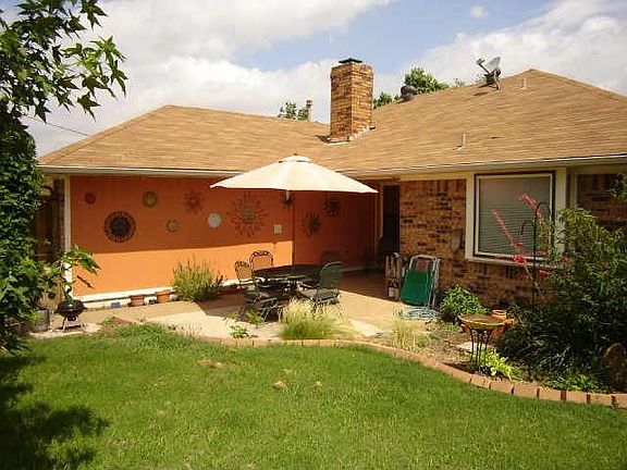 4th image of 615 Willow Way