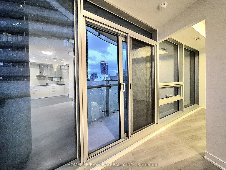 14 York St #1305 — Photo 26