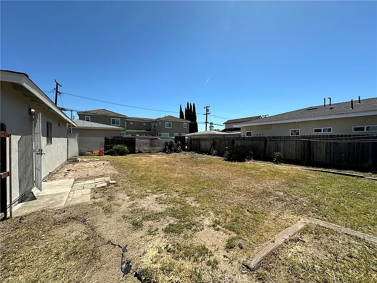4754 Grace Ave — Photo 13