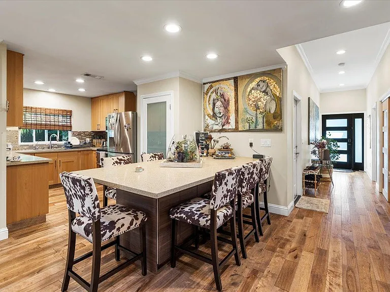 1055 W McKinley Ave — Photo 20