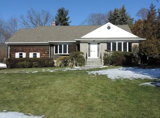 6 Berkley Dr, Rye Brook, NY 10573