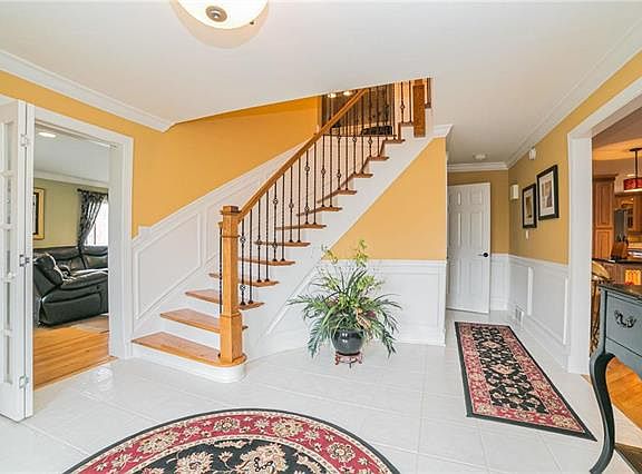 5th image of 10 Stonecroft Dr