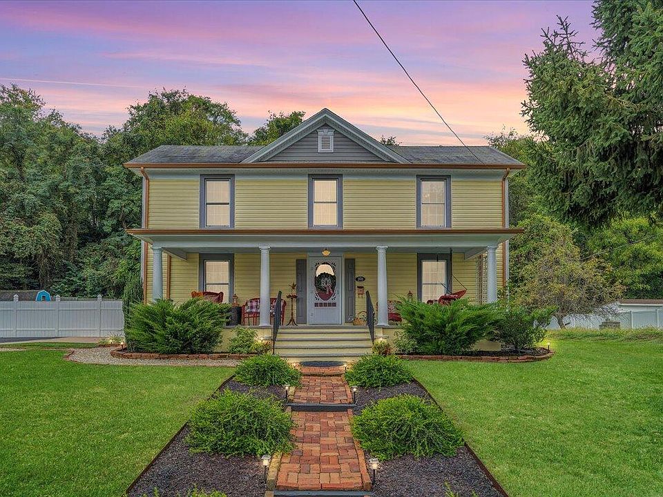 1st image of 202 Bowman Ave