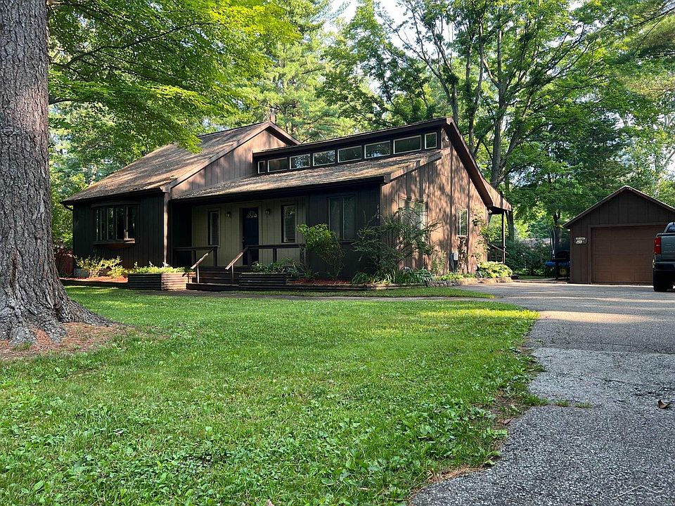 1st image of 634 W Donald Street