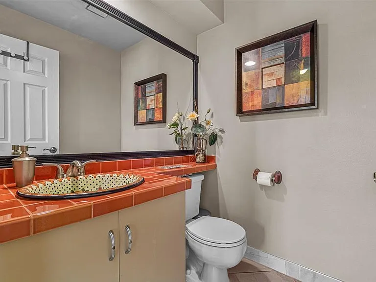 338 Waterside Dr — Photo 16