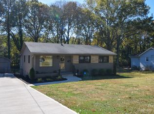 3836 Litchfield Rd, Charlotte, NC 28211