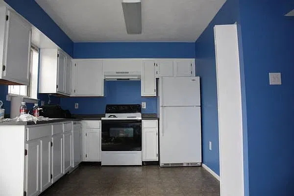 3 bed, 2.5 bath, 1320 sqft, $2,400 — Photo 3