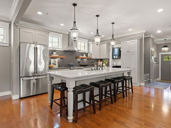 4th image of 14 Parkview Rd #14