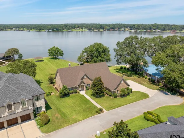 111 Lakeshore Dr, Bullard, TX 75757