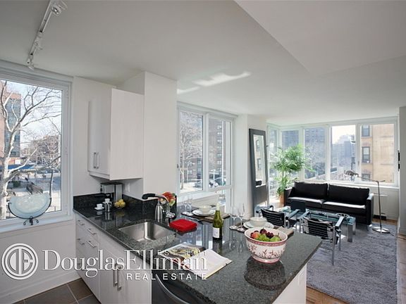 2nd image of 1510 Lexington Ave APT 2J