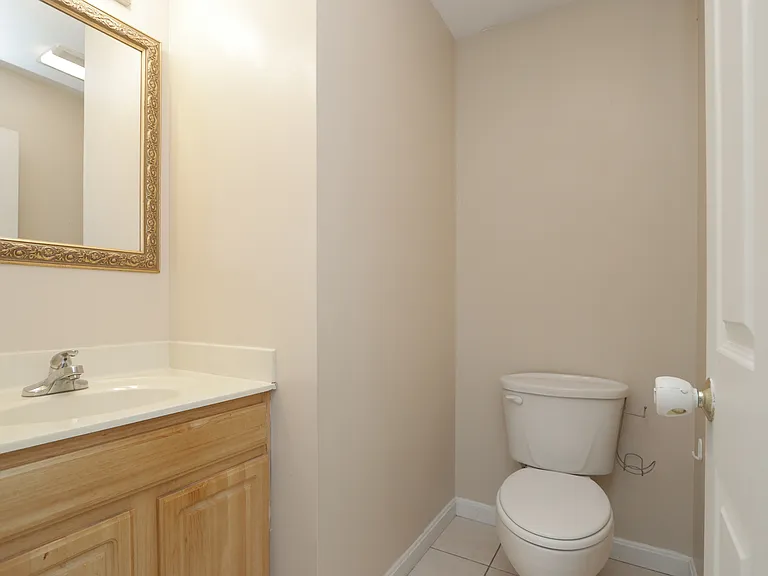 51-53 Winthrop St #R — Photo 16