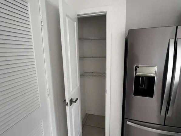 322 NE 5th Pl, Florida City, FL 33034