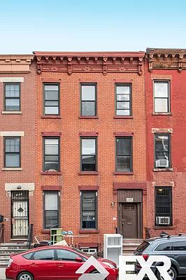 1st image of 371 Douglass St