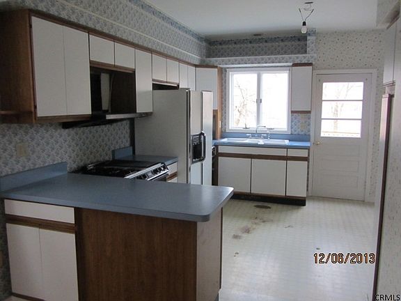 3rd image of 39 Shannon Ave