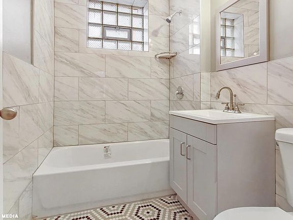 5th image of 2355 N Kildare Ave #4
