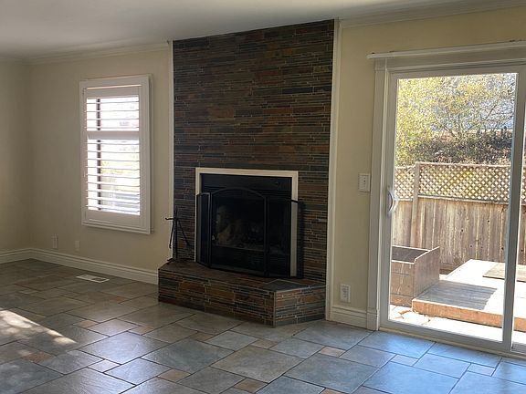 3rd image of 491 Winchester Dr