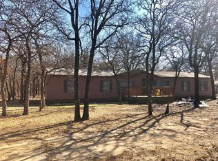 208 Briar Oaks Ln, Azle, TX 76020