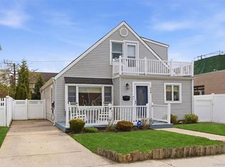 540 W Walnut St, Long Beach, NY 11561