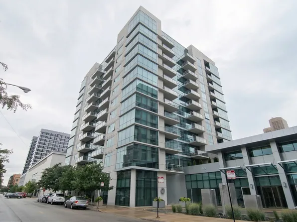 123 S Green St APT 906B, Chicago, IL 60607