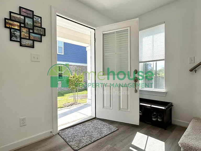 4329 Pinter Ln — Photo 2